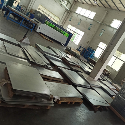 Fabricação versátil de chapas metálicas para aplicações fortes e suaves